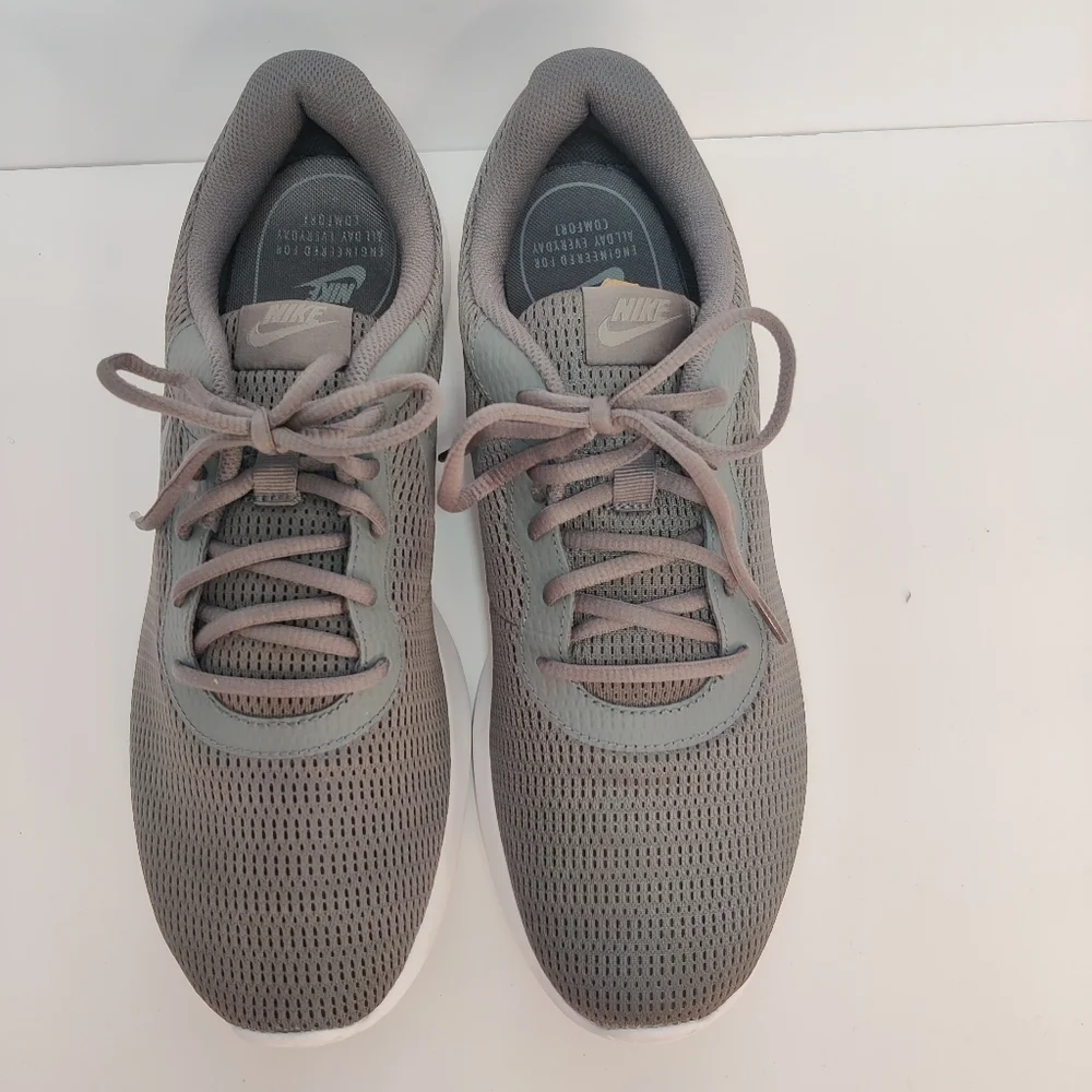 Nike Tanjun Sneakers Men's Size 11 Dark Grey/Cool Grey
